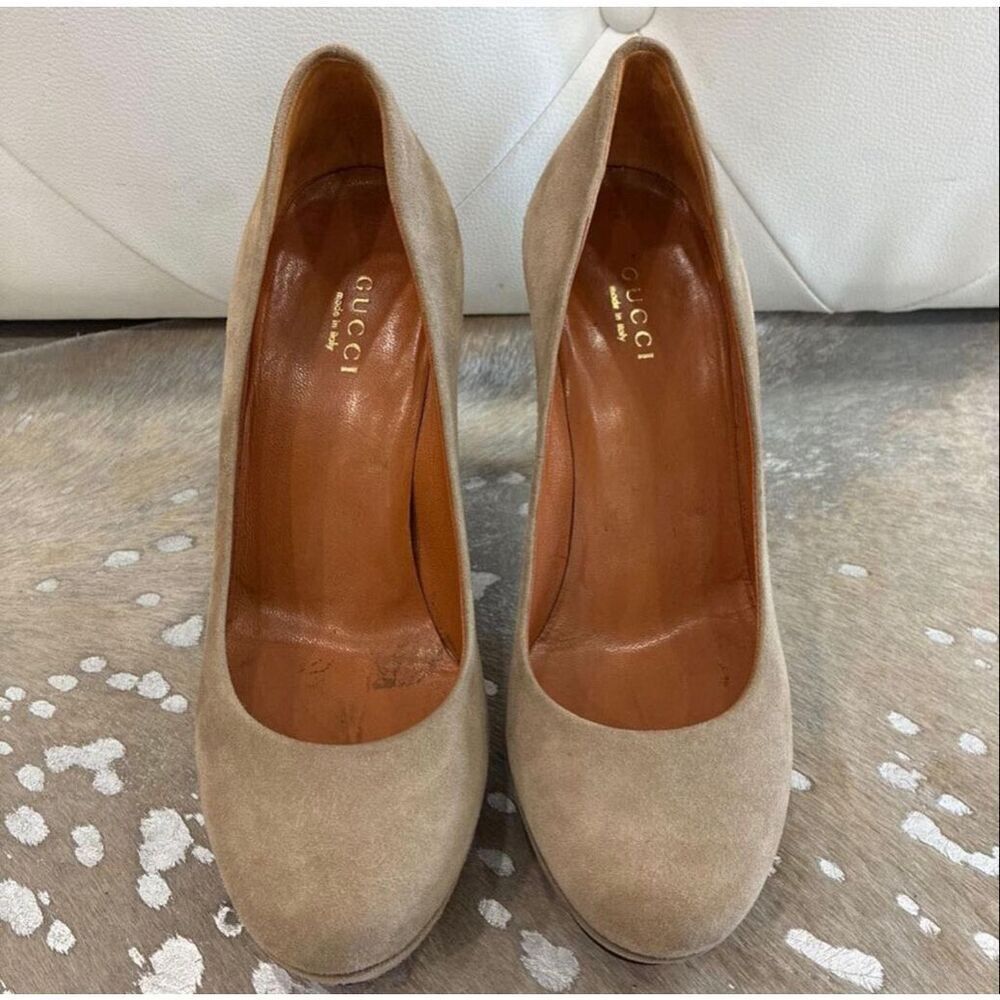 Gucci Women's Sz 36.5 Betty Platform Heels Taupe Suede Classic Minimalist Luxury - Picture 2 of 14
